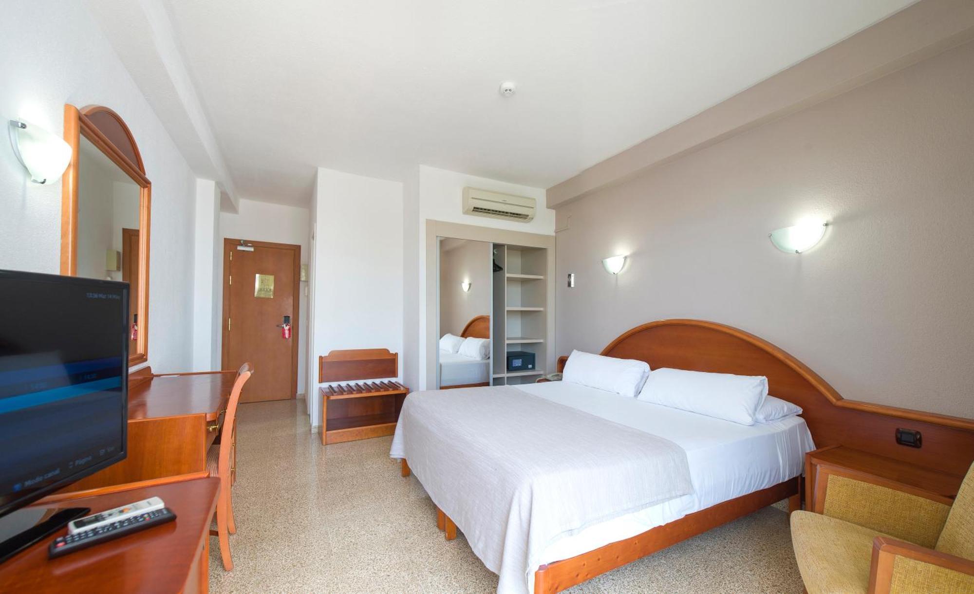 Hotel Marfil San Antonio  Bagian luar foto